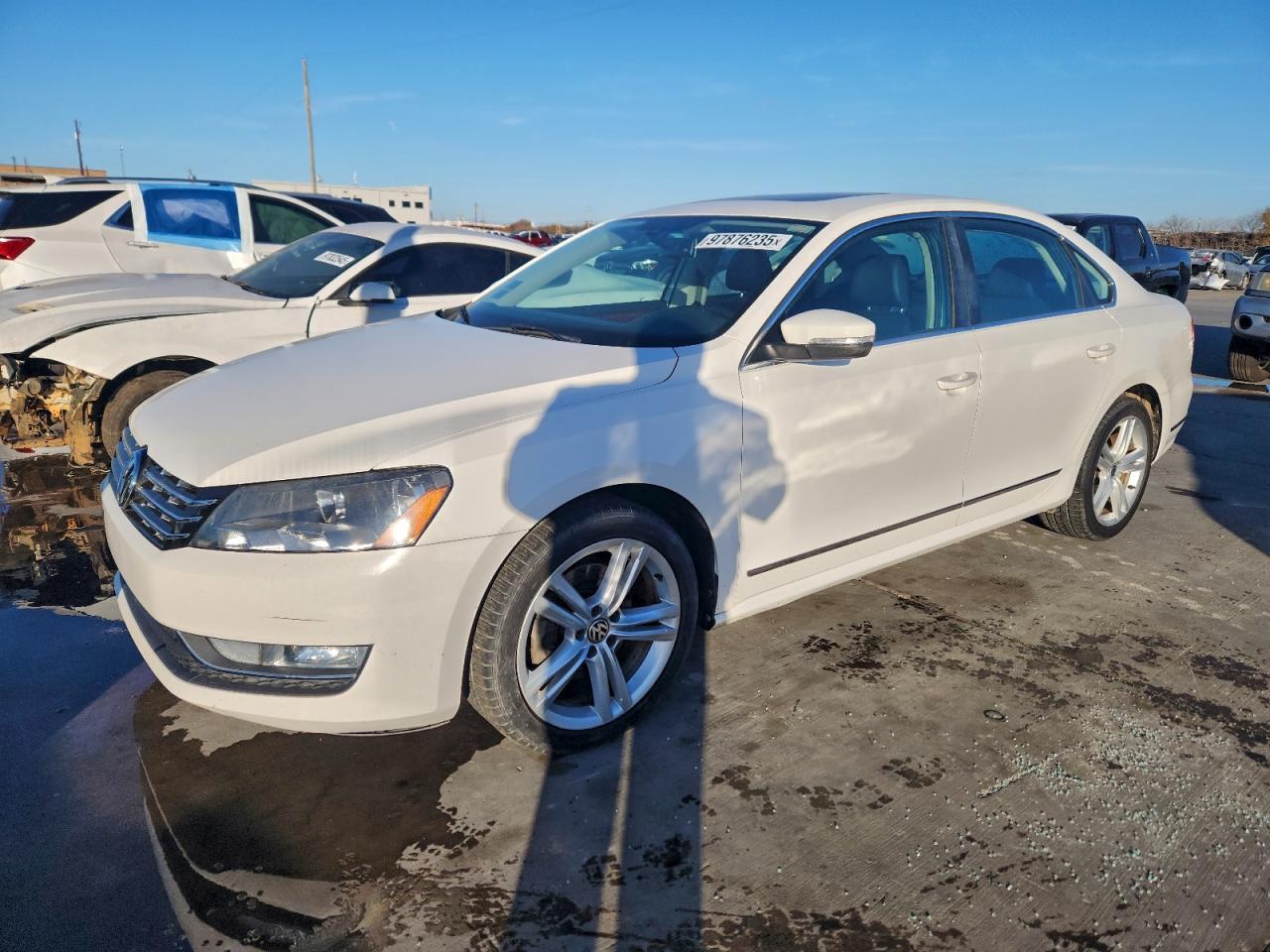 2013 Volkswagen Passat Sel