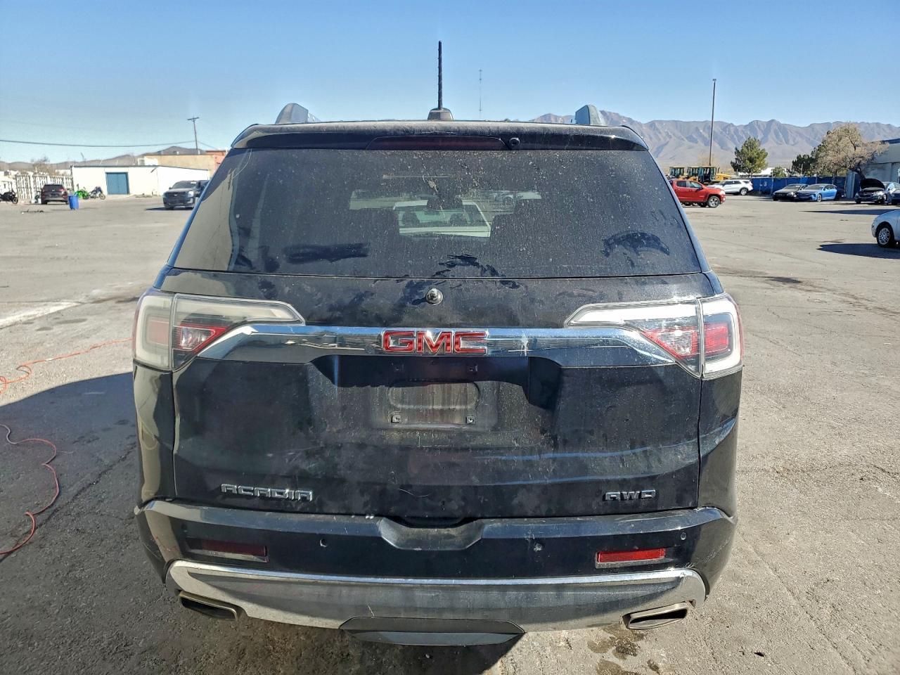 2017 GMC Acadia Denali - Фото 6