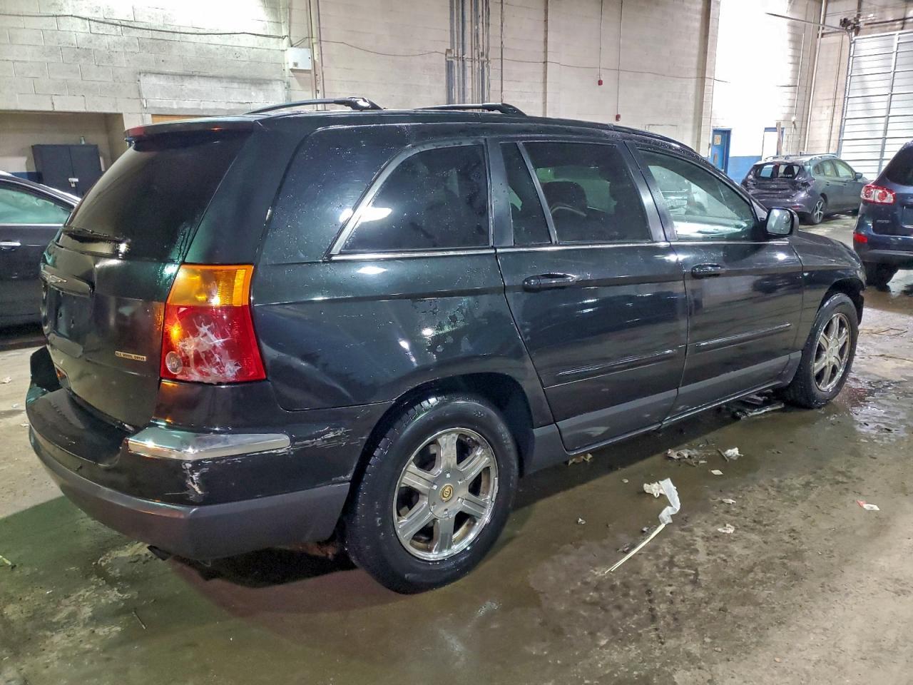 2004 Chrysler Pacifica - Image 3