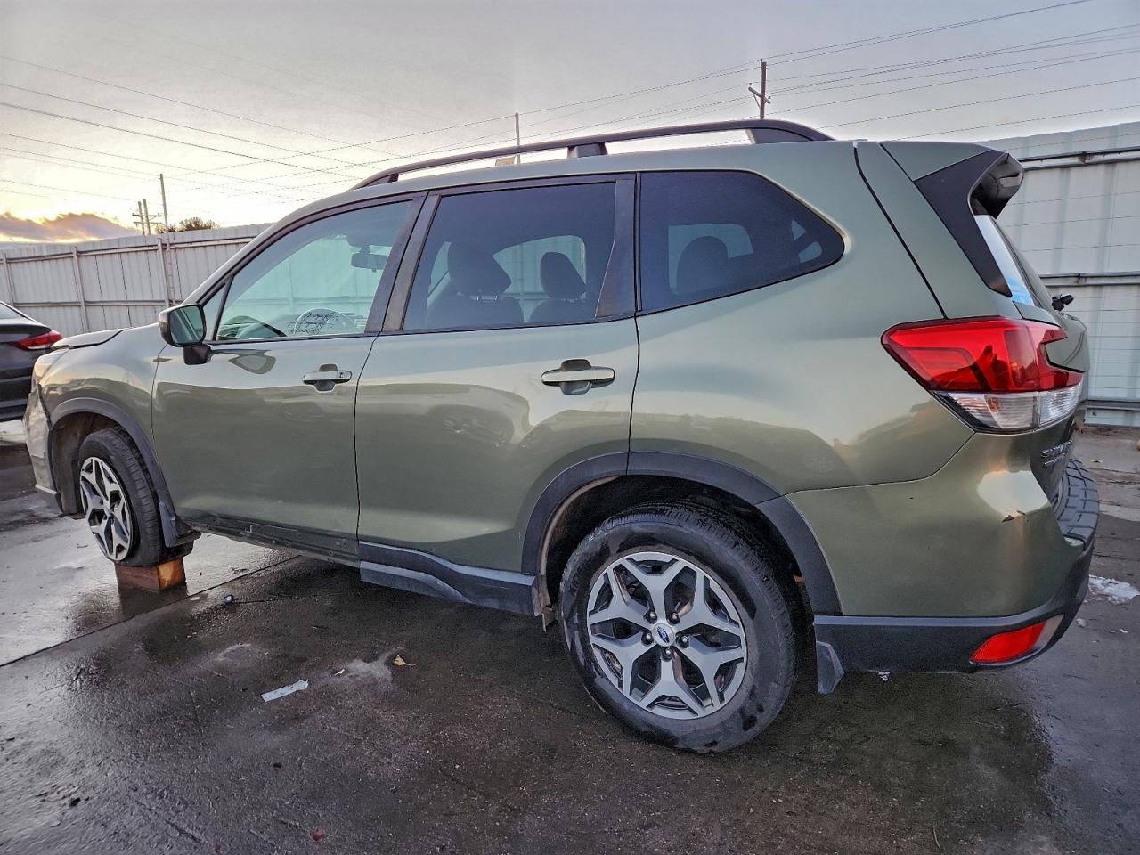 2020 Subaru Forester Premium - Фото 2