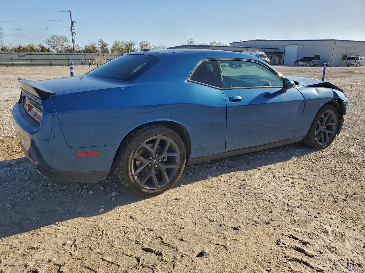 2021 Dodge Challenger Sxt - Фото 3