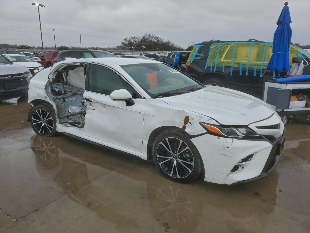 2020 Toyota Camry Se - Image 4