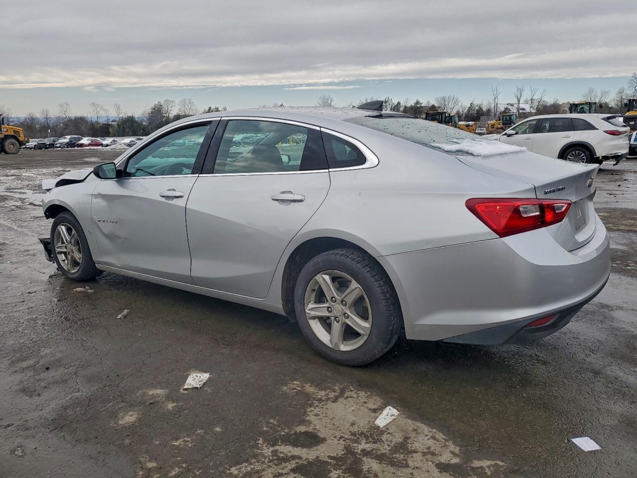 2021 Chevrolet Malibu Ls - Фото 2