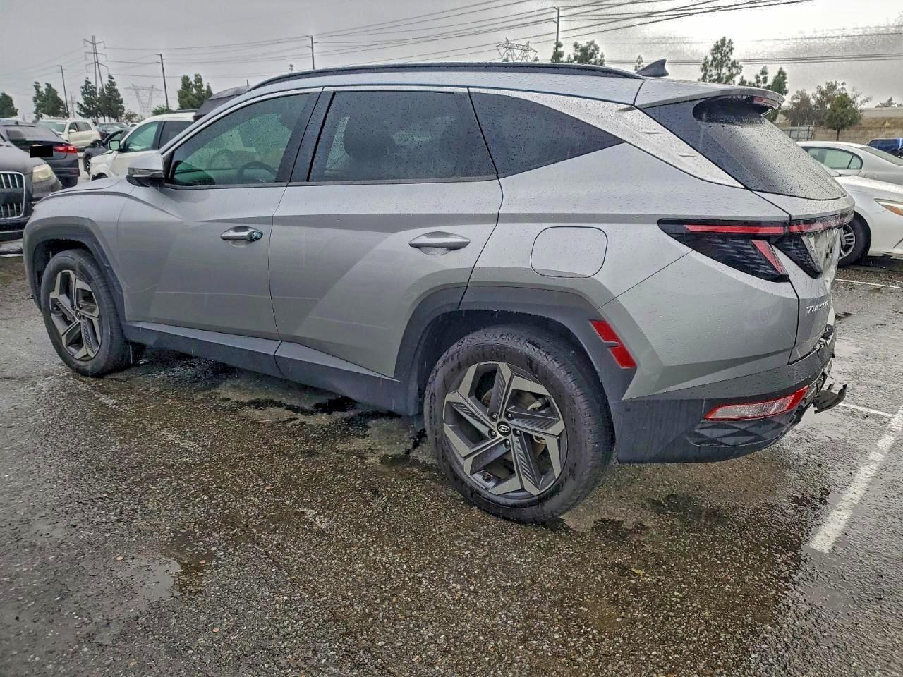 2022 Hyundai Tucson Limited - Image 2