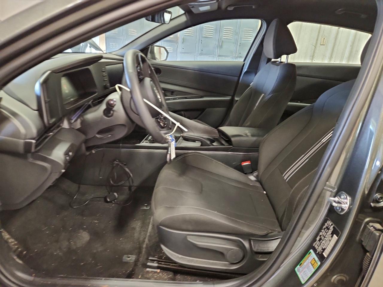 2025 Hyundai Elantra Sel Sport - Image 7