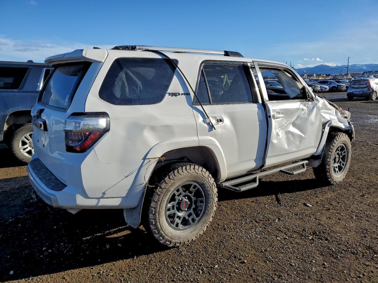 2016 Toyota 4Runner Trail - Фото 3