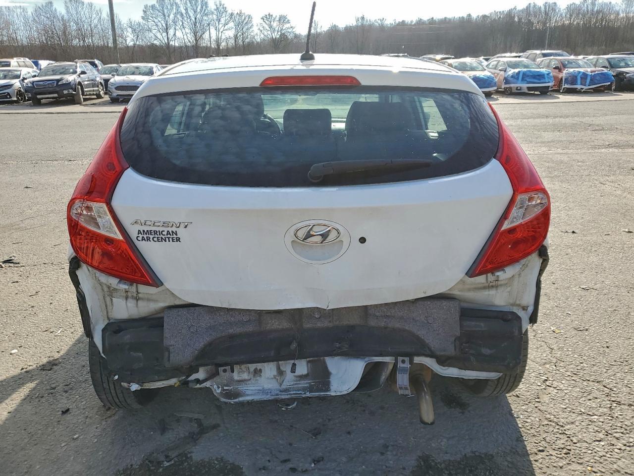 2017 Hyundai Accent Se - Фото 6