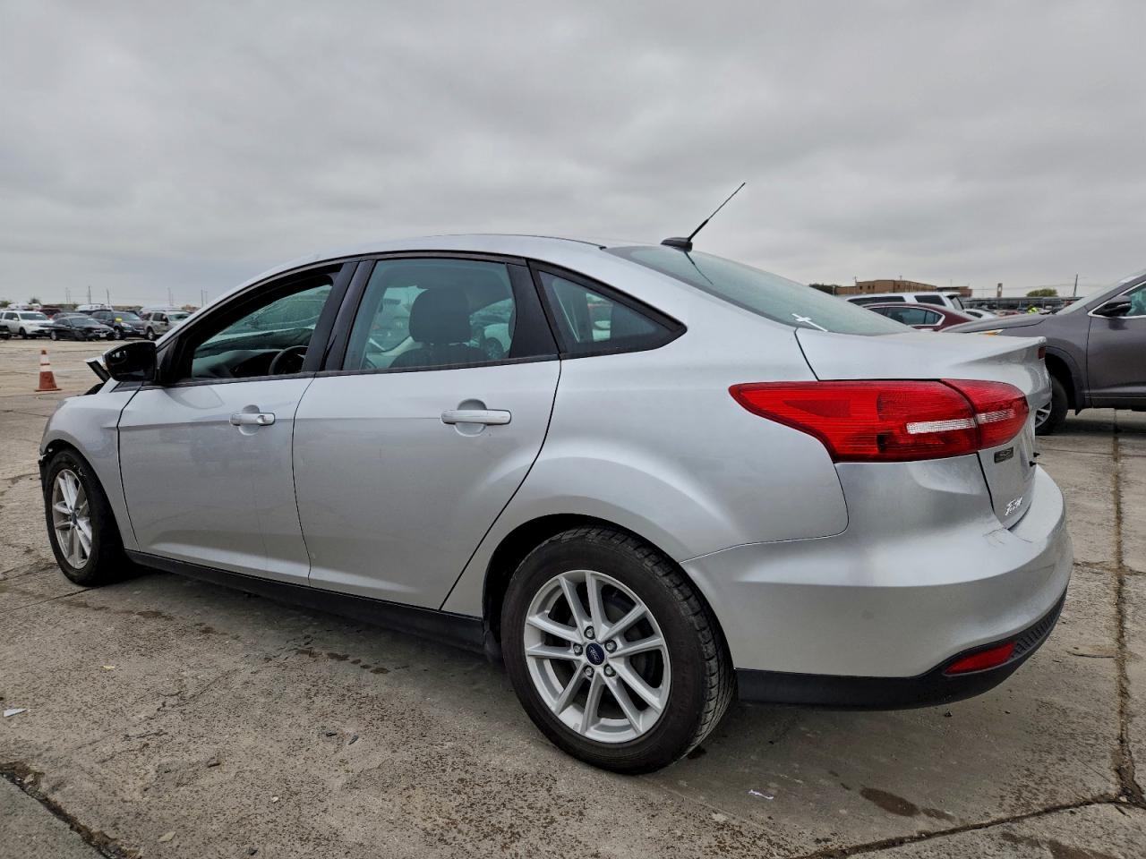 2017 Ford Focus Se - Фото 2