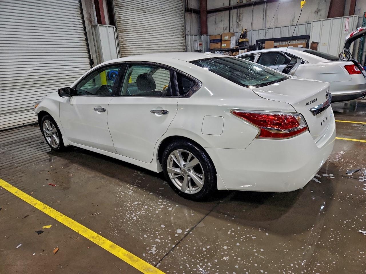 2013 Nissan Altima 2.5 - Фото 2