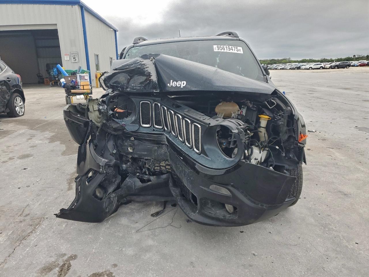 2017 Jeep Renegade Latitude - Фото 5