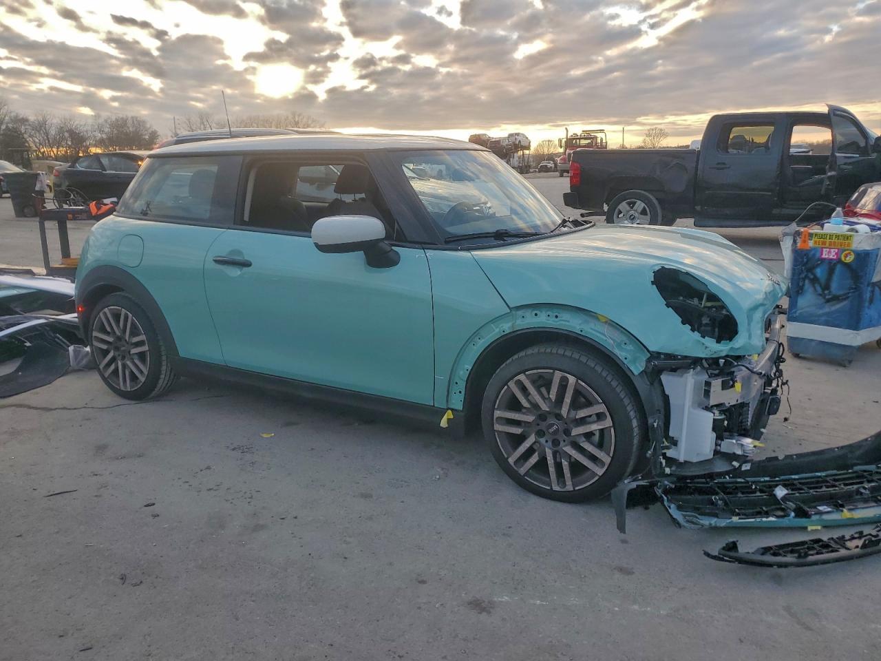 2025 Mini Cooper S - Фото 4