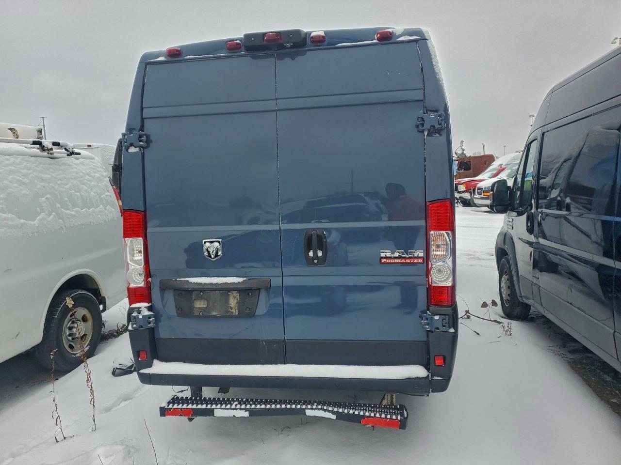 2020 Ram Promaster 3500 Delivery Van - Фото 6