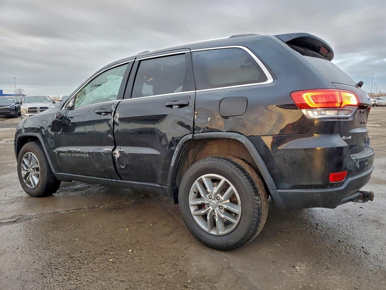 2017 Jeep Grand Cherokee Laredo - Image 2