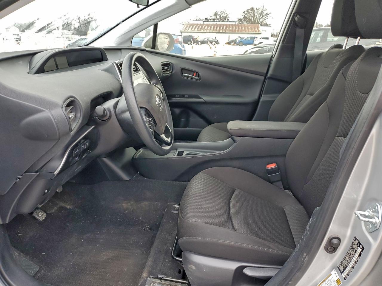 2022 Toyota Prius Le - Фото 7