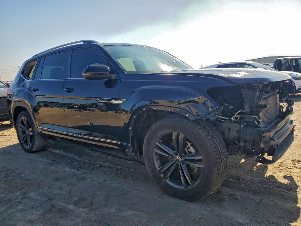 2022 Volkswagen Atlas Sel R-Line - Image 4