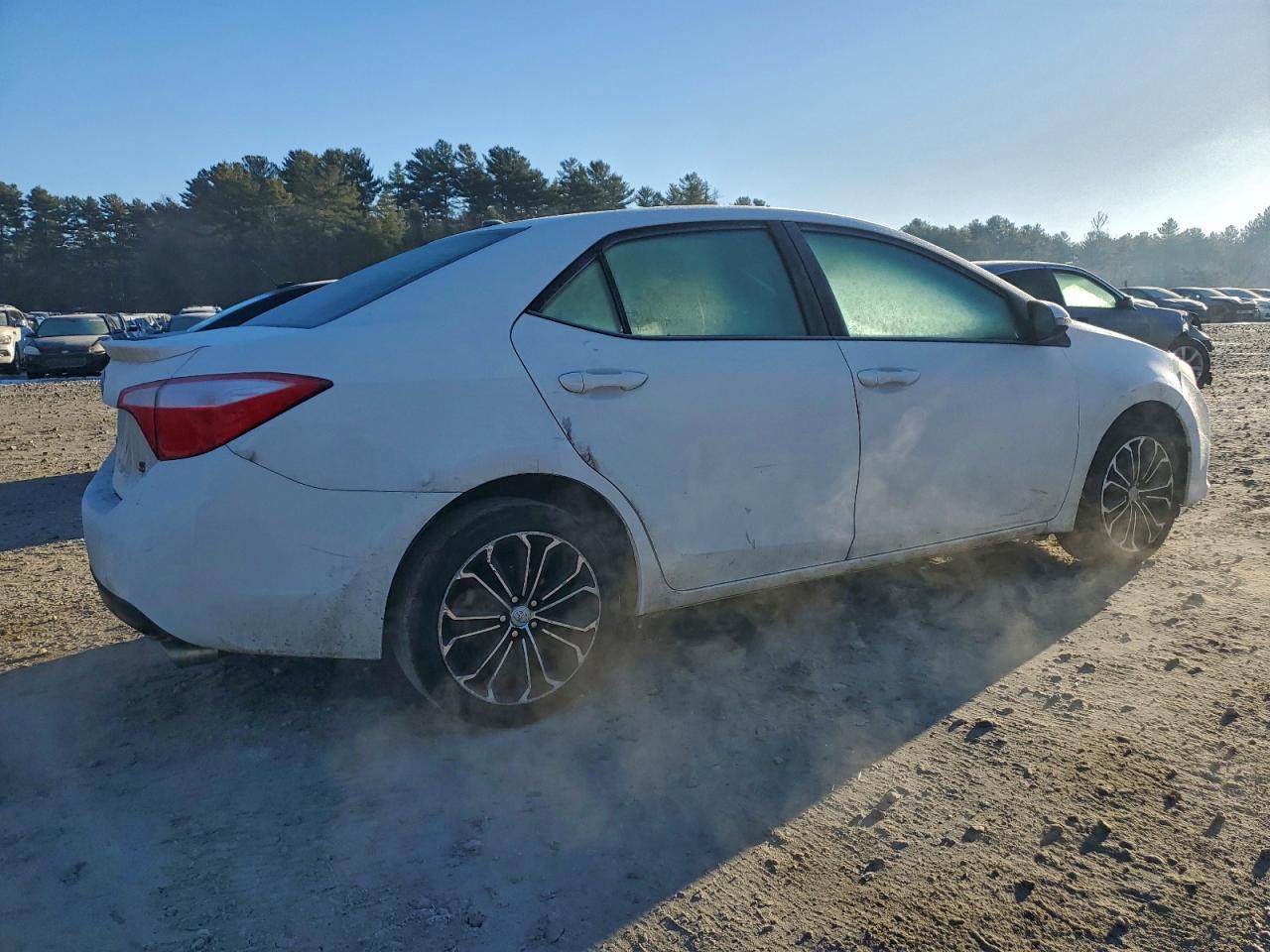 2015 Toyota Corolla L - Фото 3