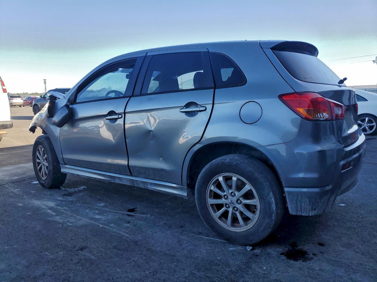 2011 Mitsubishi Outlander Sport Es - Фото 2