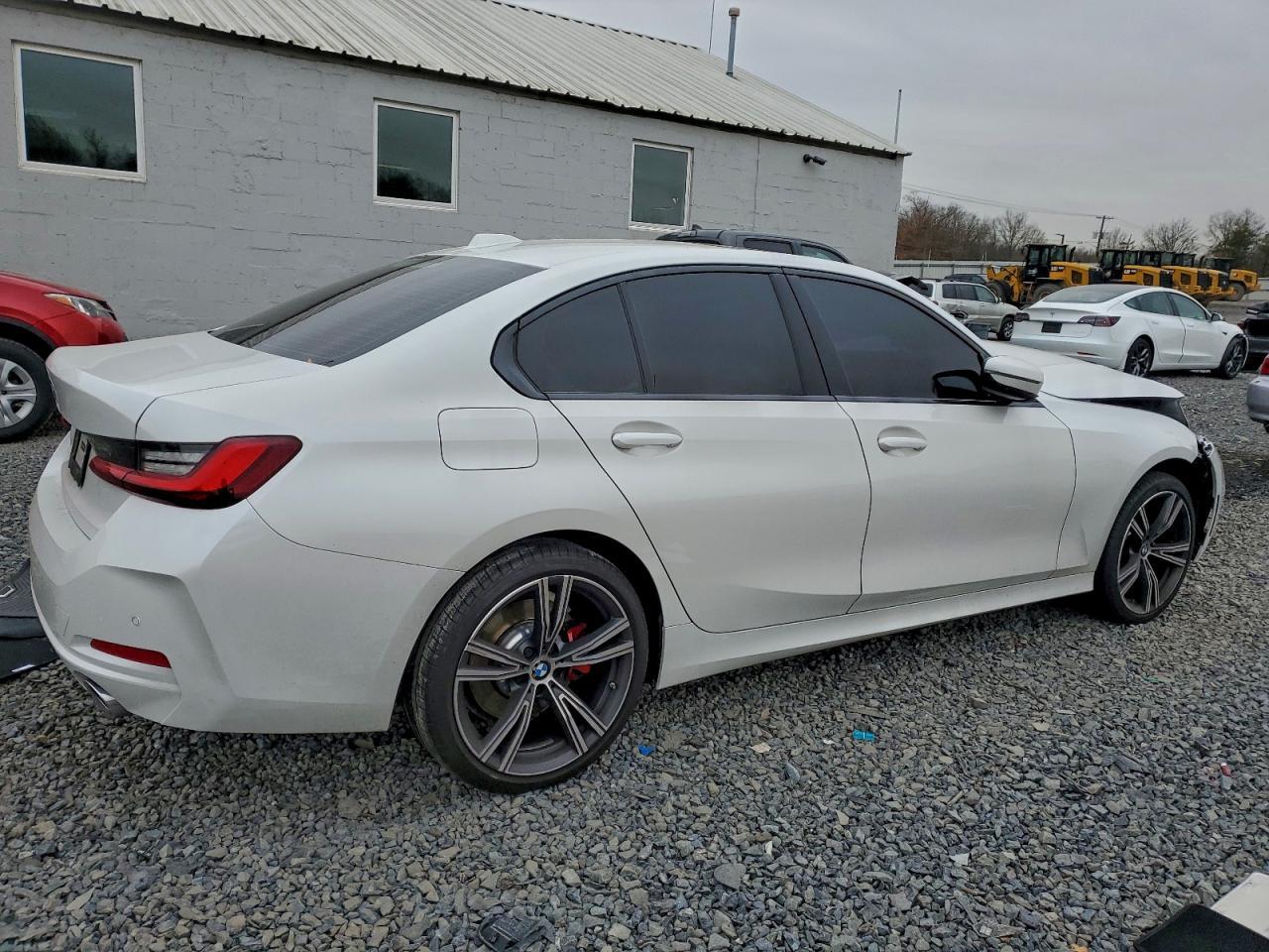 2024 BMW 330Xi - Image 3