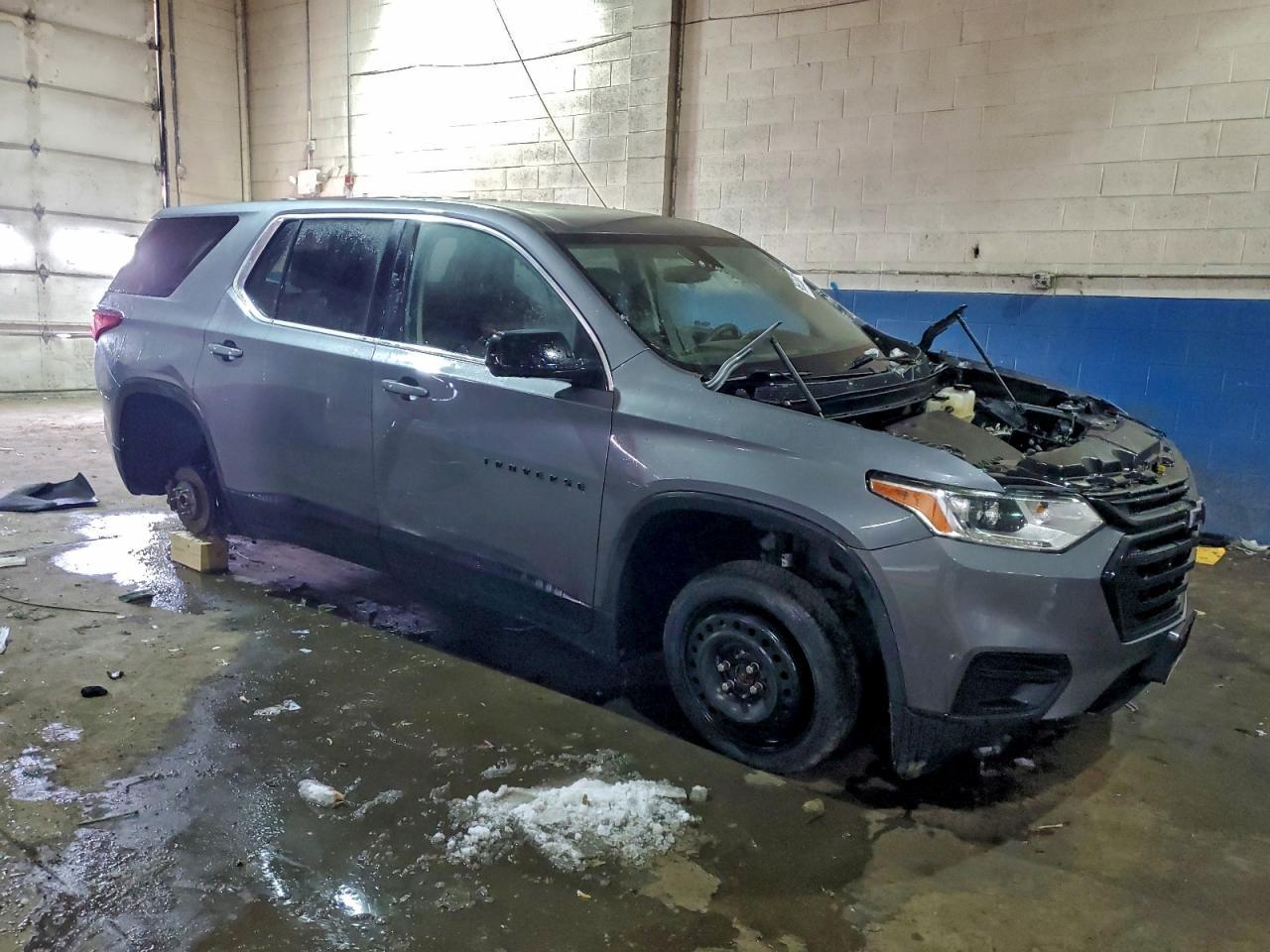 2019 Chevrolet Traverse Ls - Фото 4