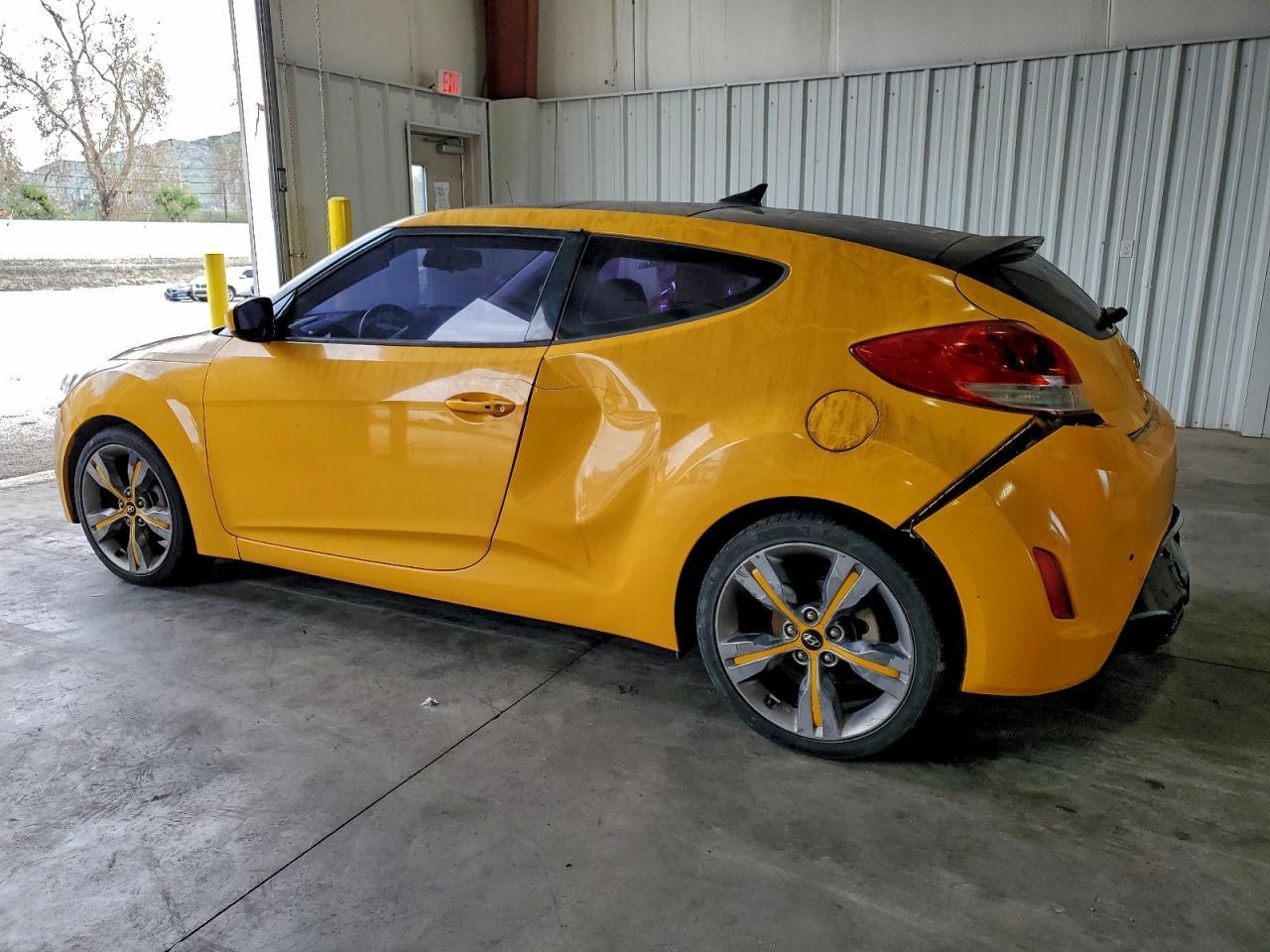 2012 Hyundai Veloster - Фото 2