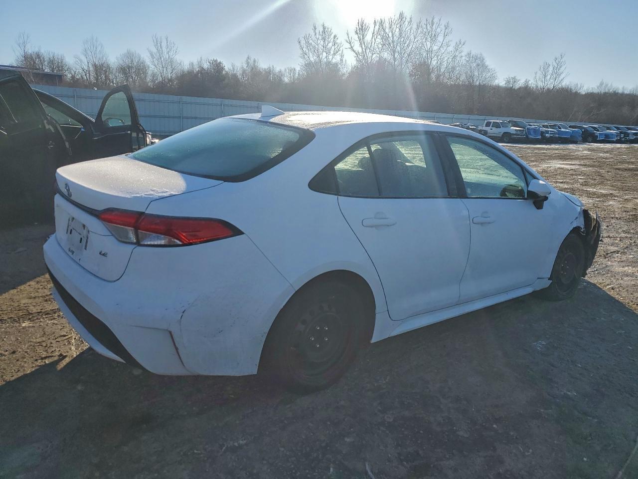 2020 Toyota Corolla Le - Image 3