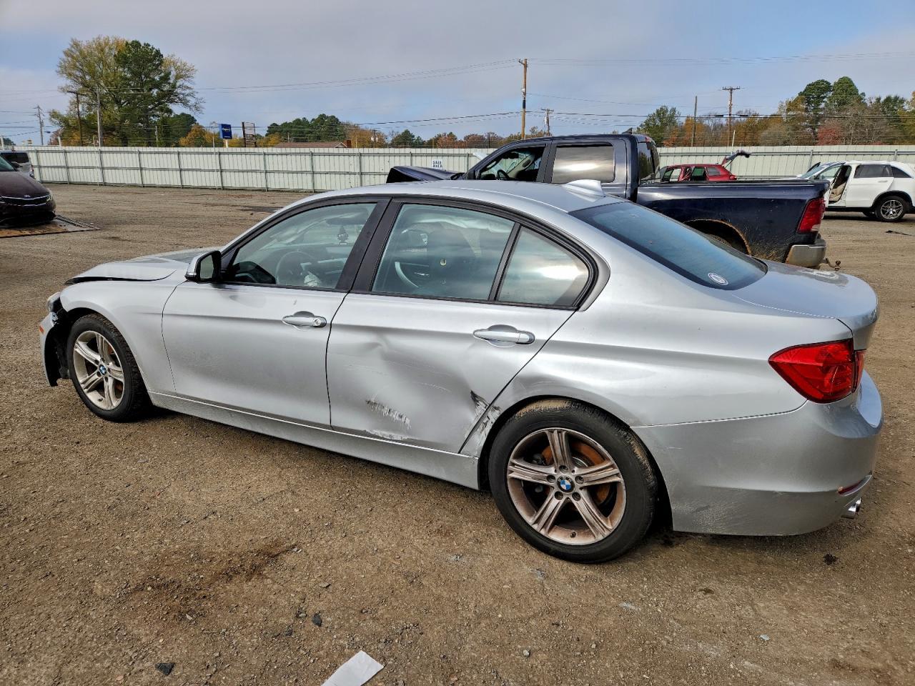 2013 BMW 328 I - Фото 2