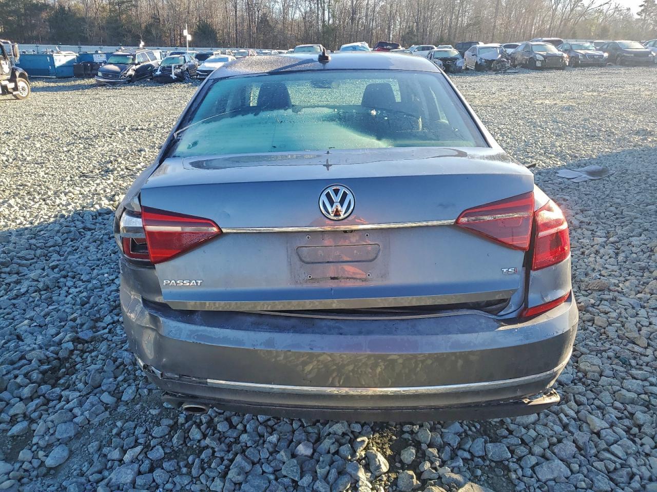 2017 Volkswagen Passat R-Line - Image 6