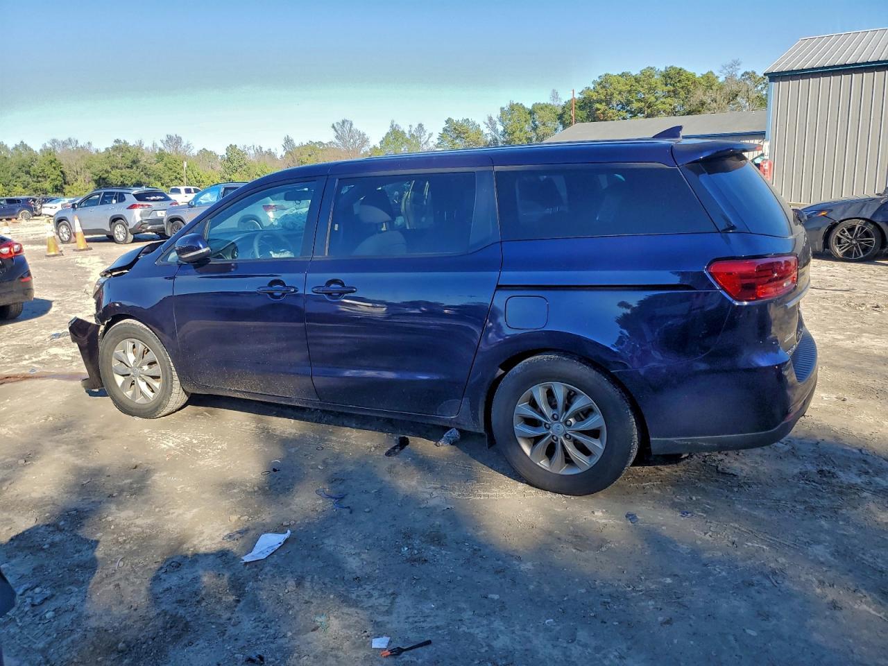 2021 Kia Sedona - Фото 2
