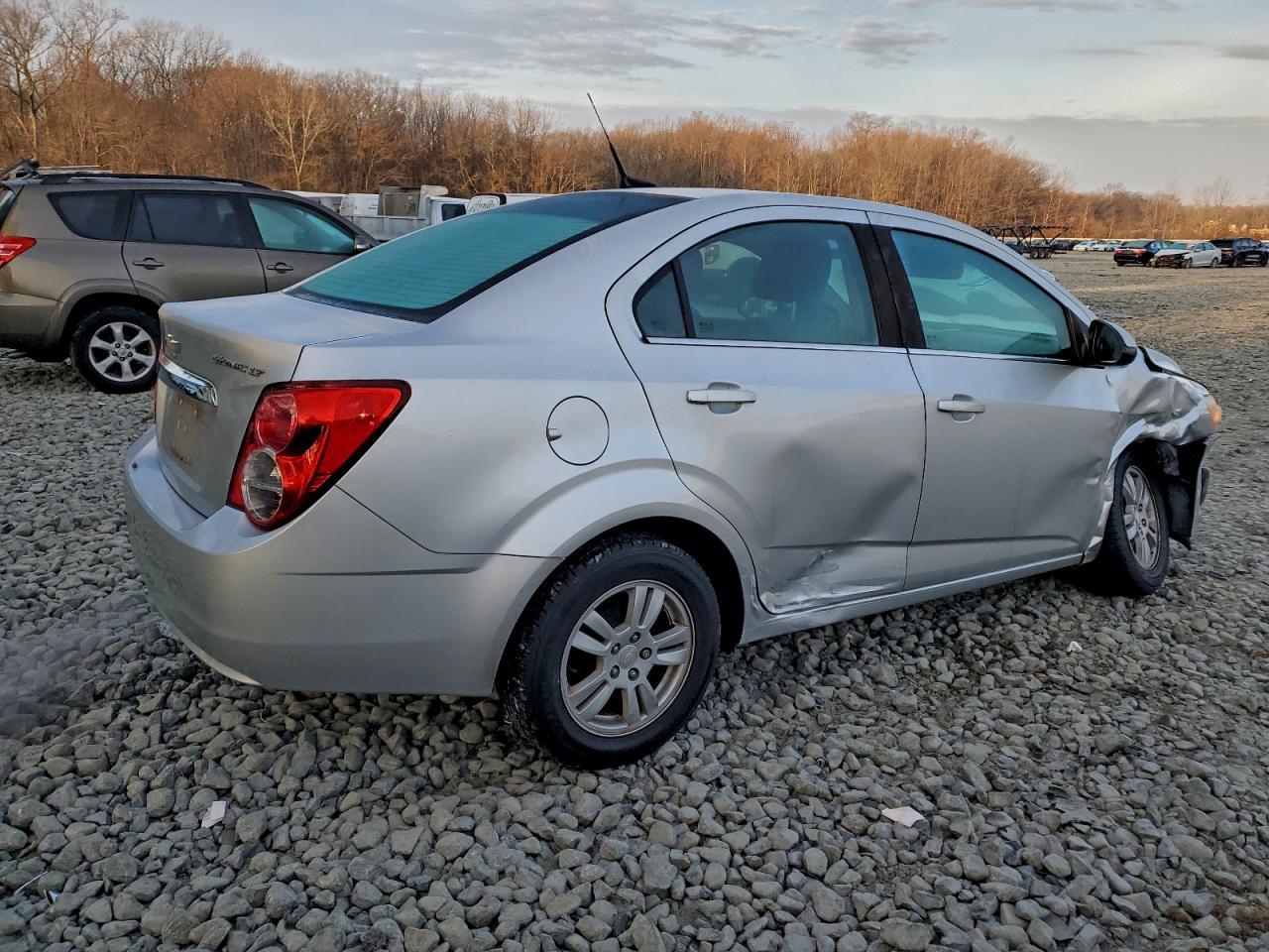 2013 Chevrolet Sonic Lt - Фото 3
