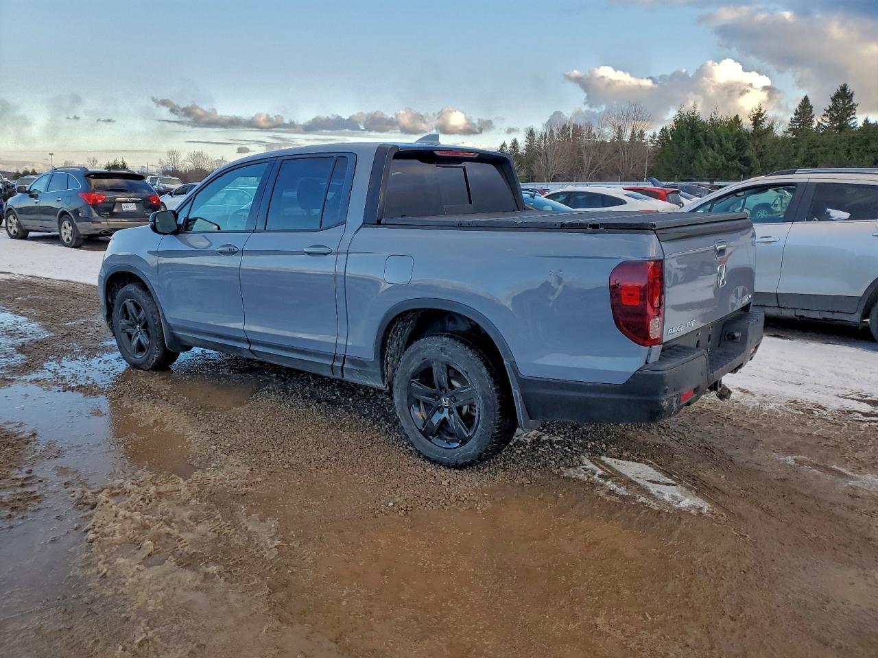 2022 Honda Ridgeline Black Edition - Image 2