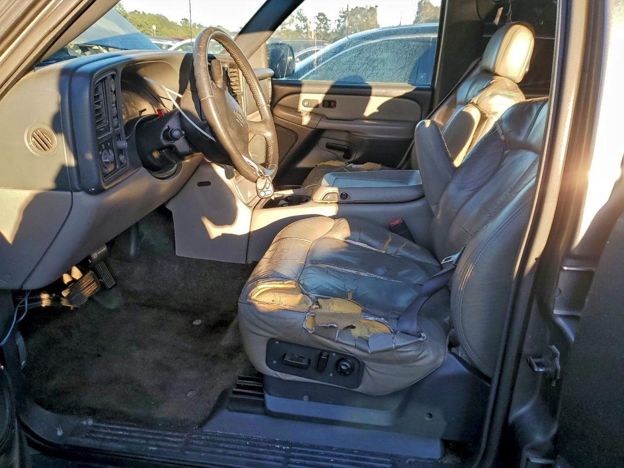 2002 Chevrolet Tahoe K1500 - Фото 7