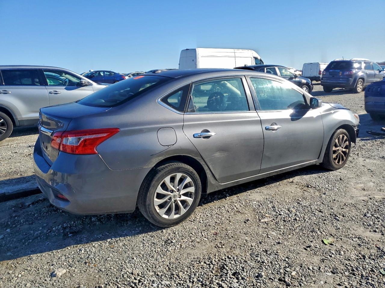 2018 Nissan Sentra - Фото 3
