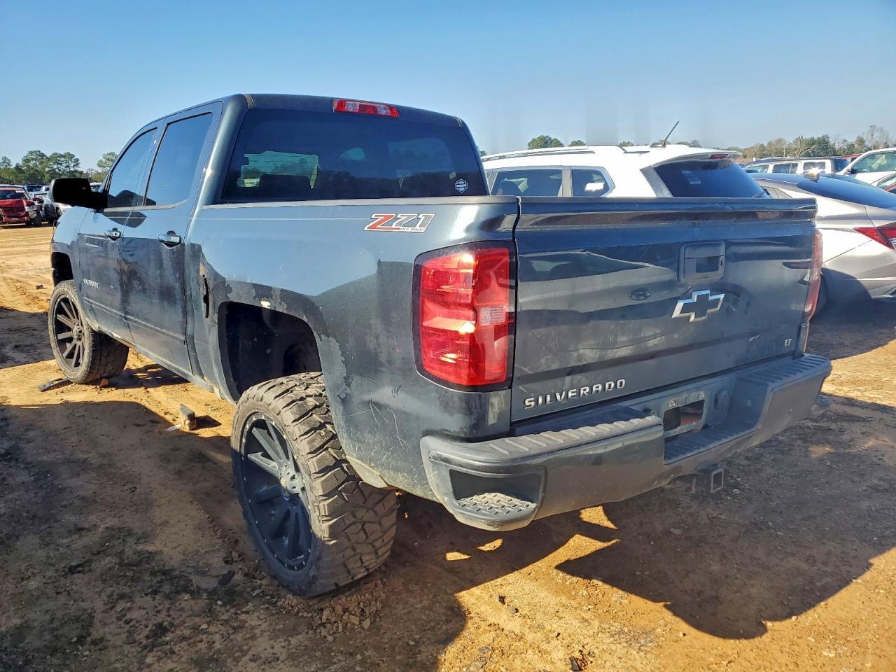 2017 Chevrolet Silverado K1500 4Wd 2Lt - Image 2
