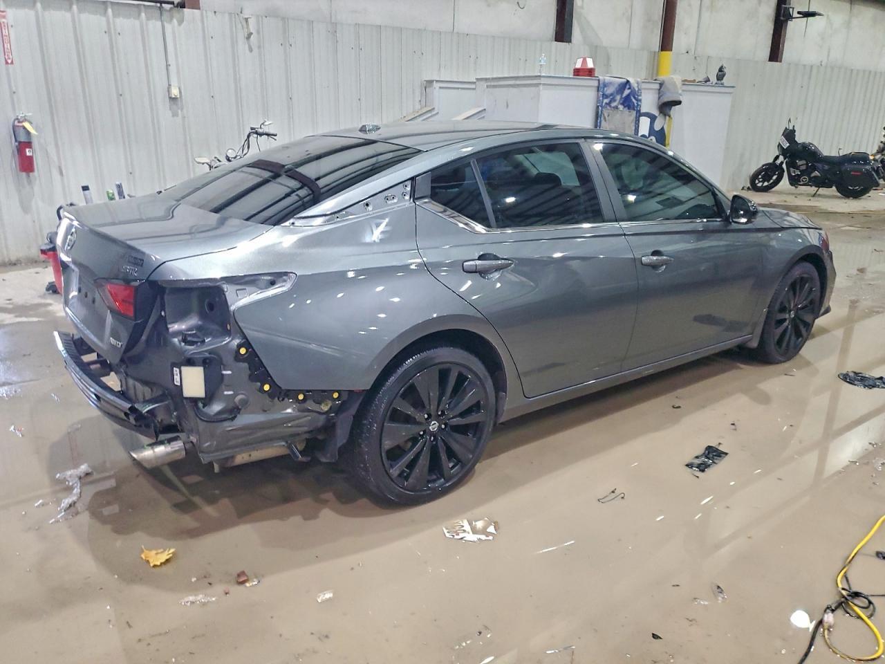 2019 Nissan Altima 2.5 Sr - Image 3
