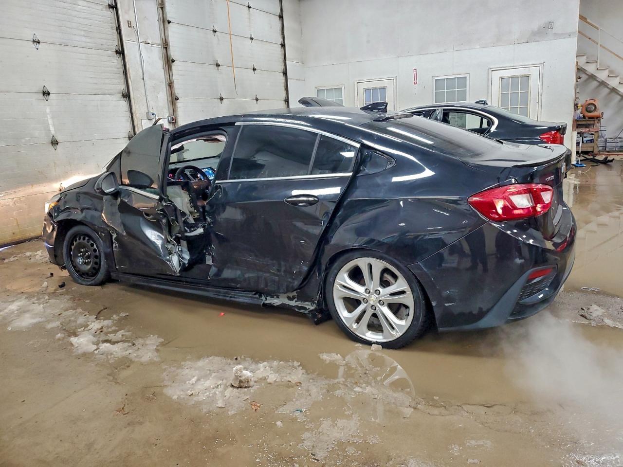 2017 Chevrolet Cruze Premier - Image 2