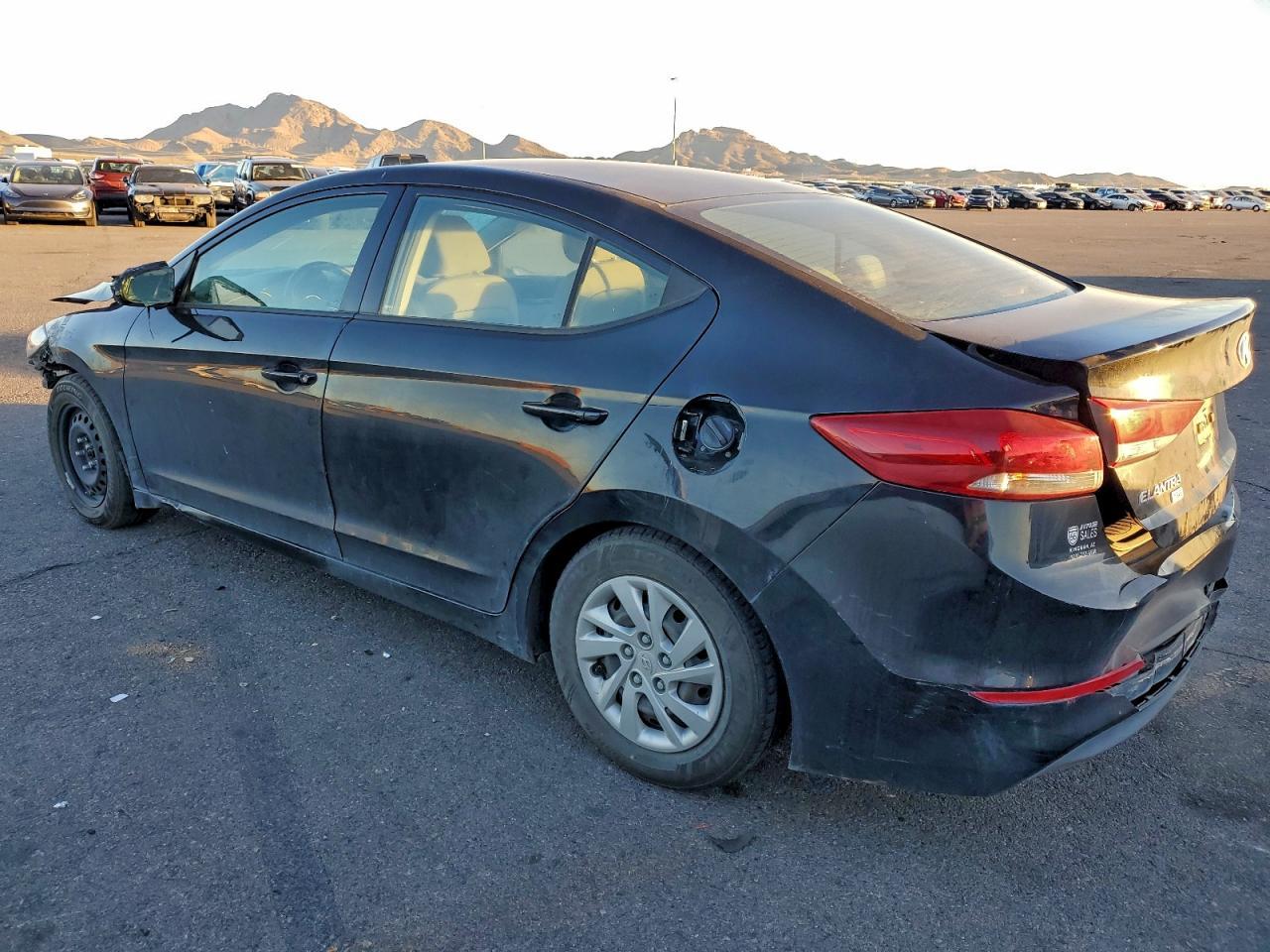 2018 Hyundai Elantra Se - Image 2