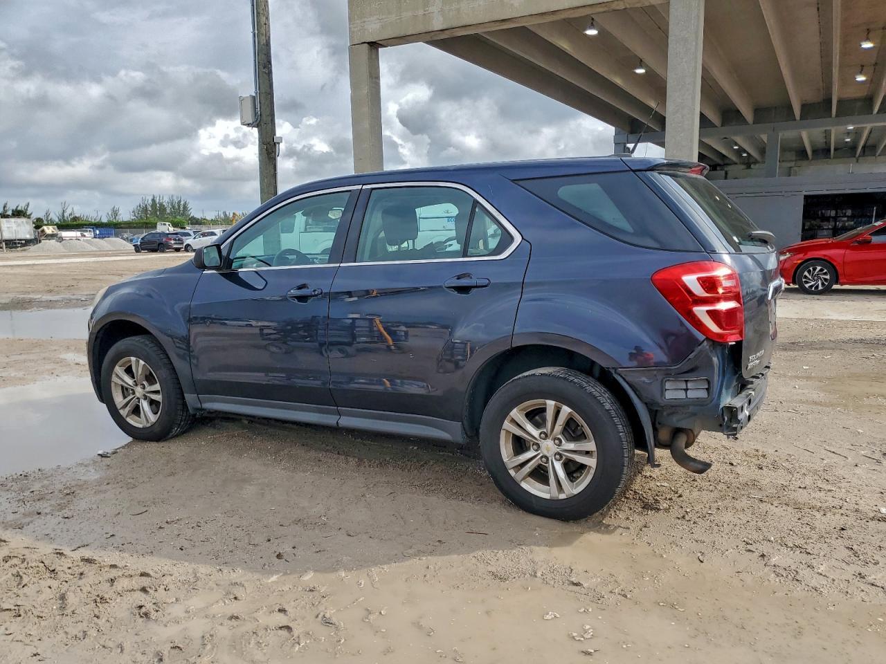 2017 Chevrolet Equinox Ls - Фото 2