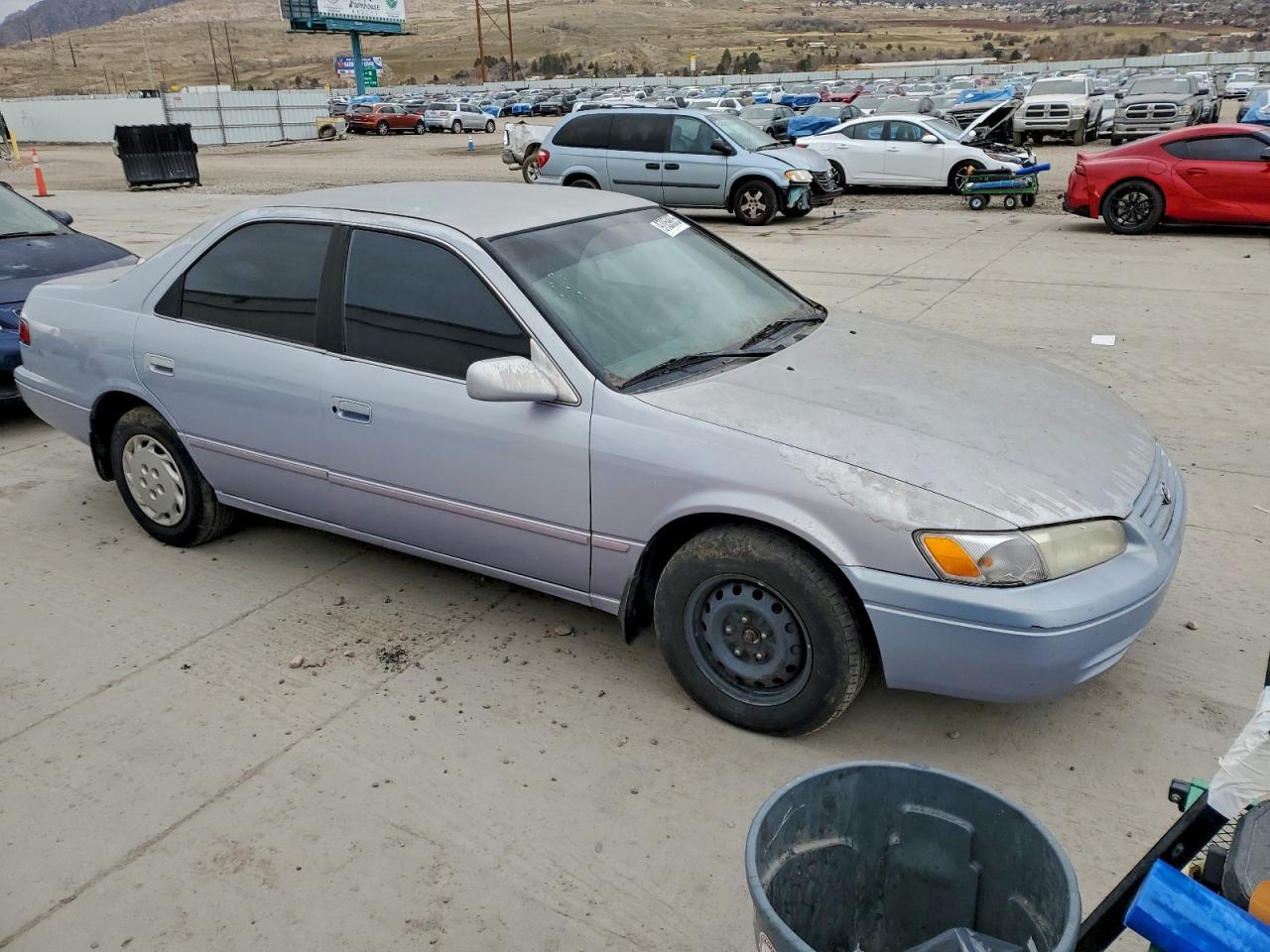 1998 Toyota Camry Ce - Image 4