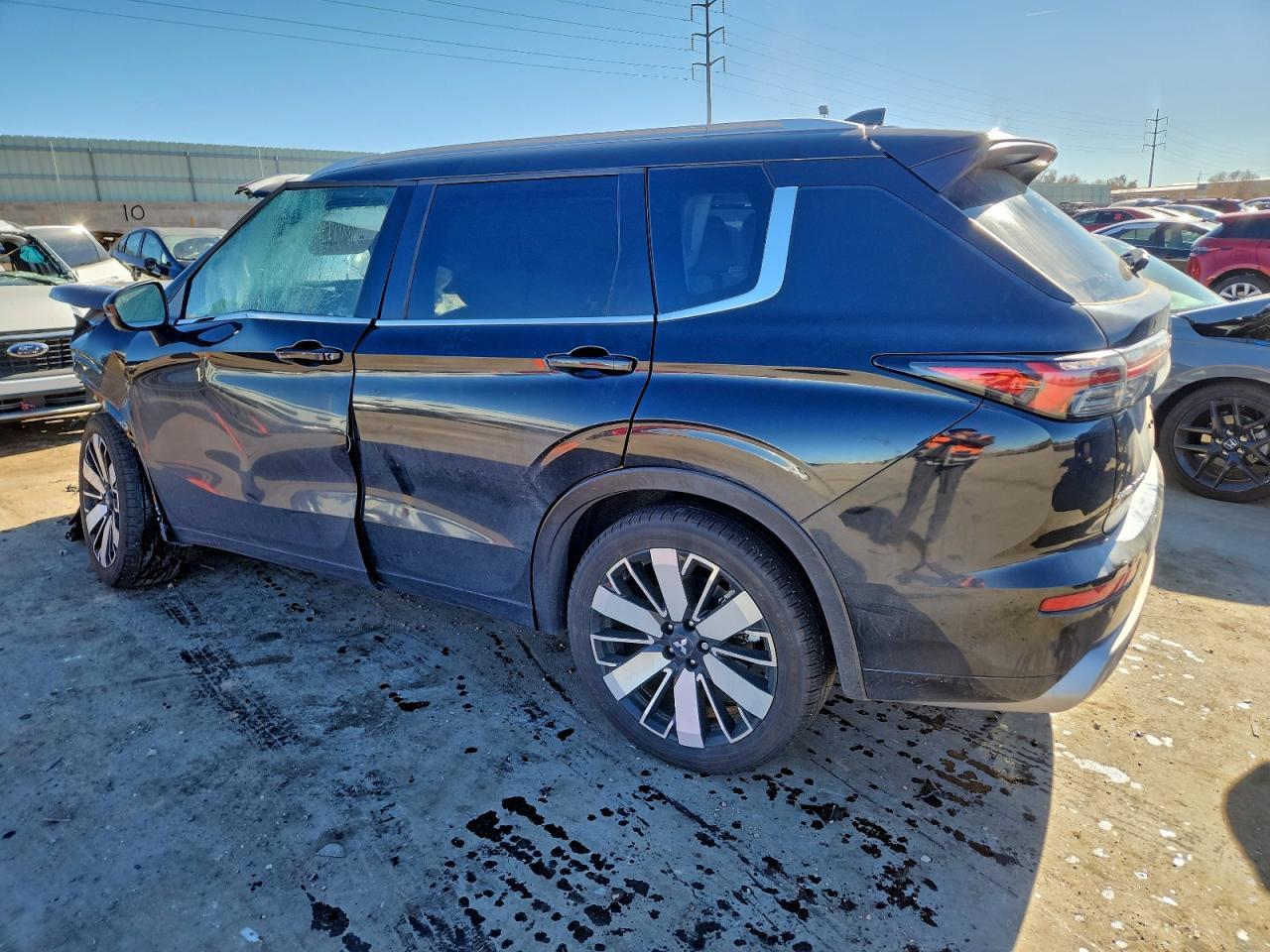 2025 Mitsubishi Outlander Sel - Image 2