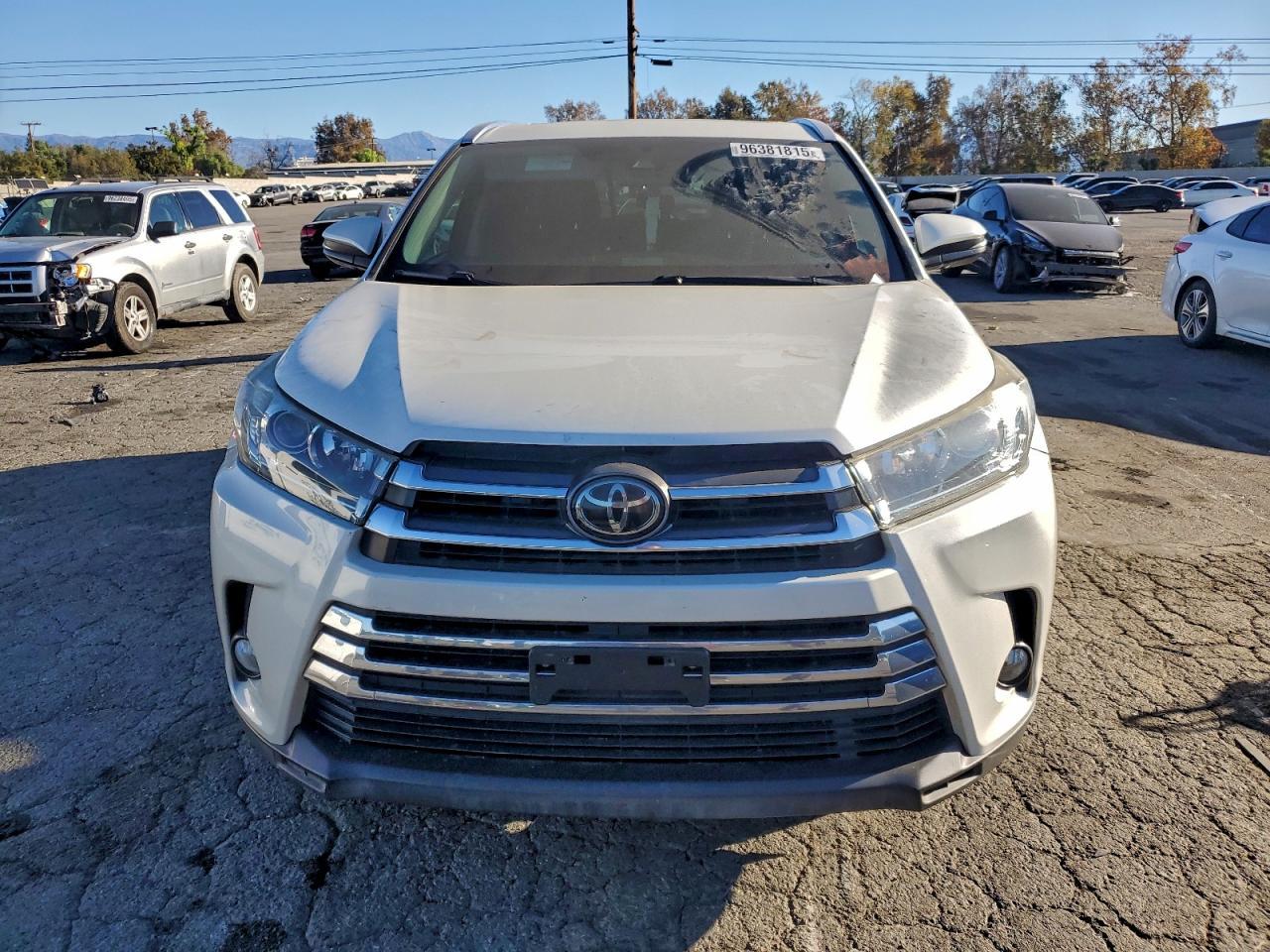 2017 Toyota Highlander Limited - Image 5