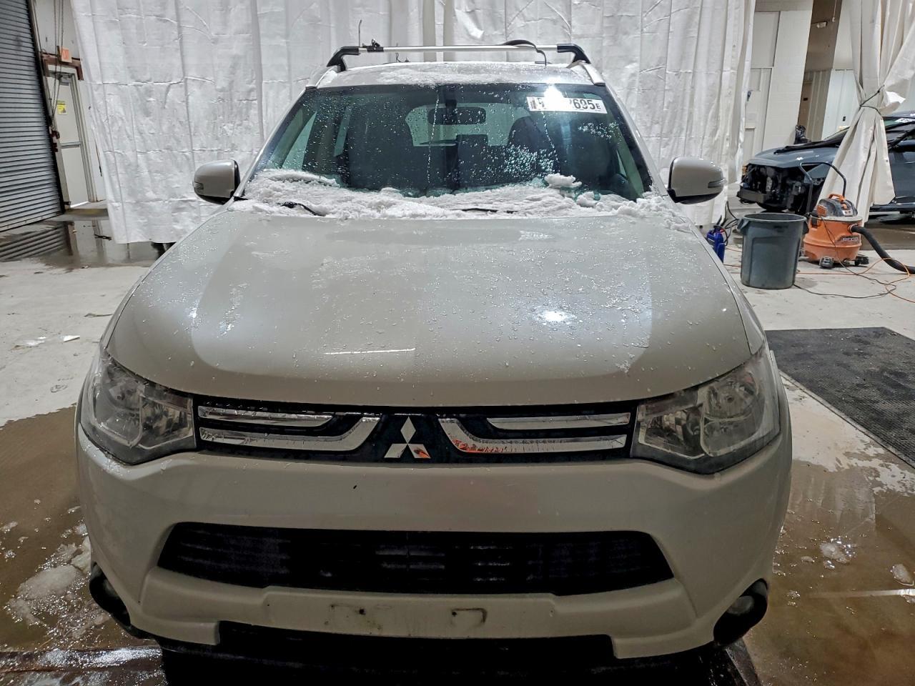 2014 Mitsubishi Outlander Se - Фото 5