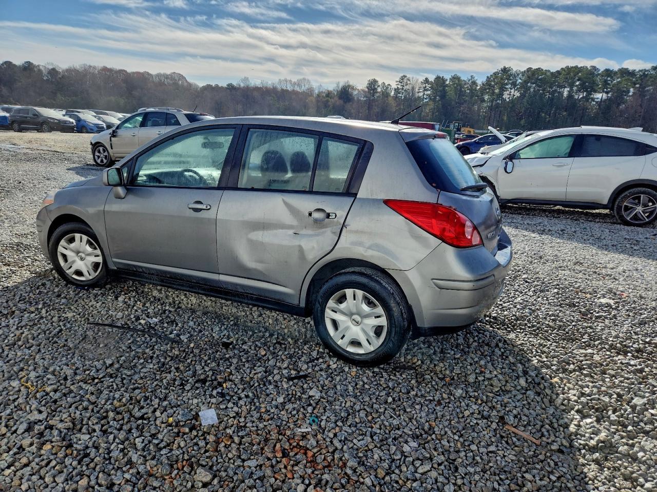 2012 Nissan Versa S - Image 2