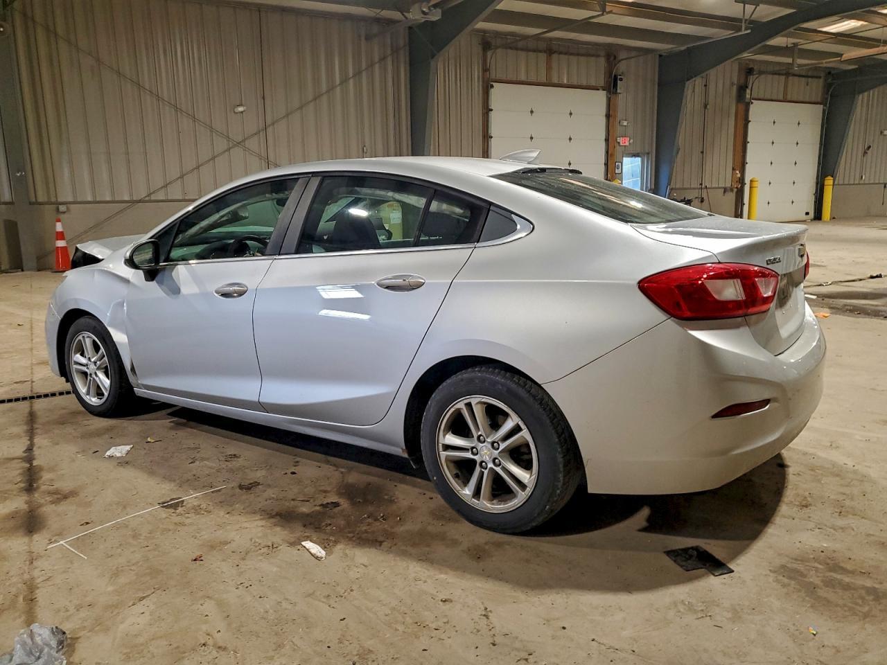 2016 Chevrolet Cruze Lt - Фото 2