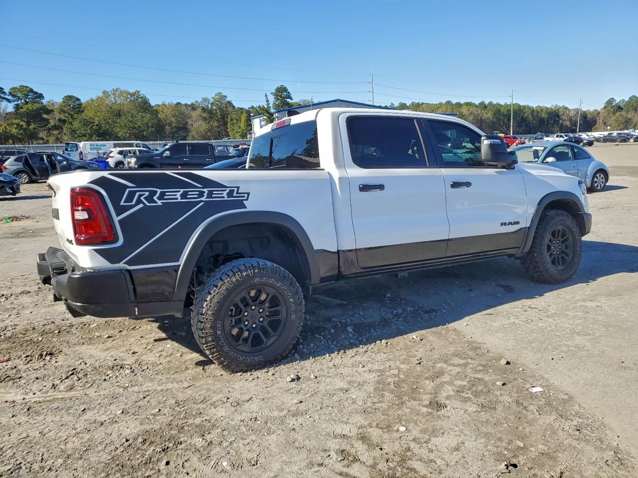 2025 Ram 1500 Rebel - Фото 3