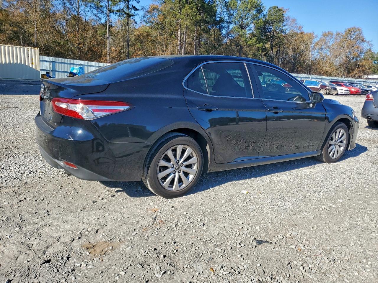 2018 Toyota Camry L - Фото 3