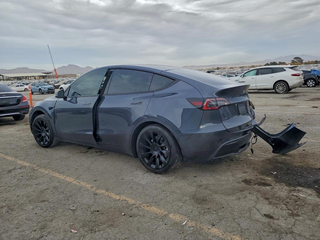 2022 Tesla Model Y - Фото 2