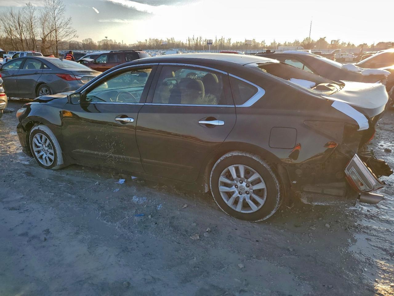 2016 Nissan Altima 2.5 - Фото 2