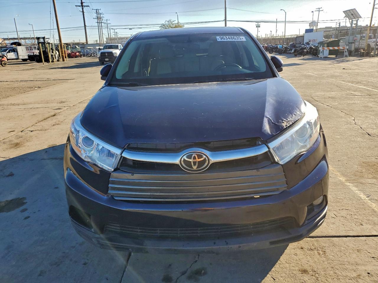 2014 Toyota Highlander Le - Image 5