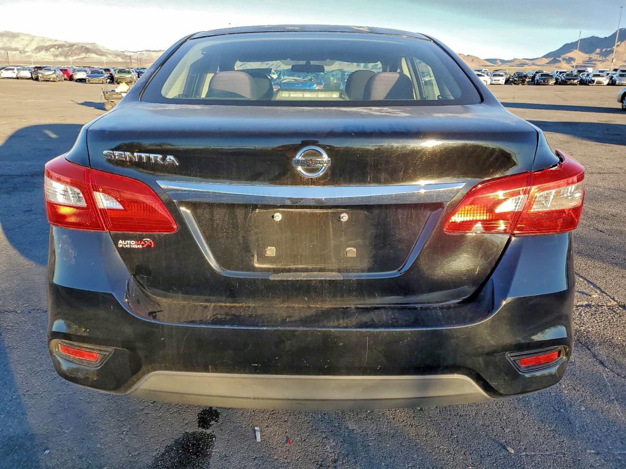 2016 Nissan Sentra S - Фото 6