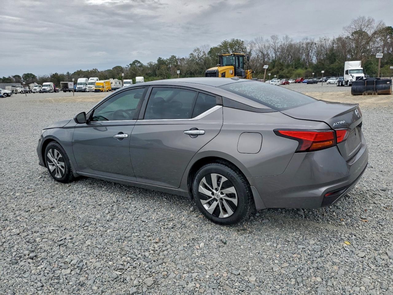 2019 Nissan Altima S - Фото 2